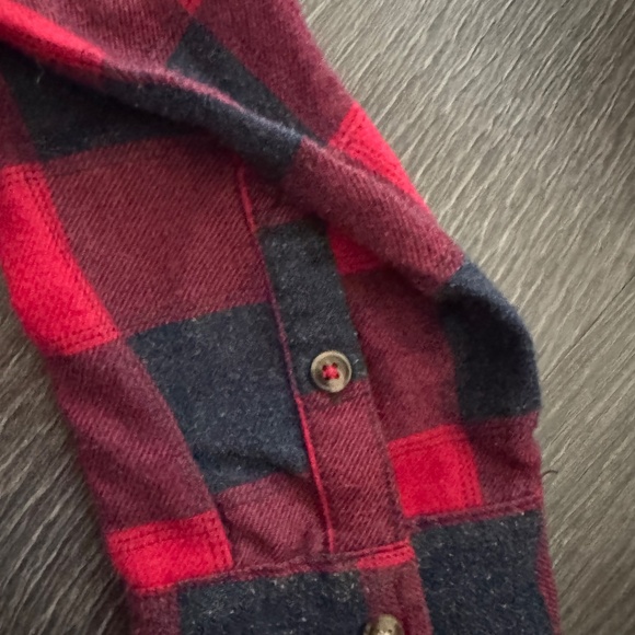 American Eagle “Ahh-Mazingly Soft” Red & Black Plaid Flannel – Size M - Picture 7 of 9